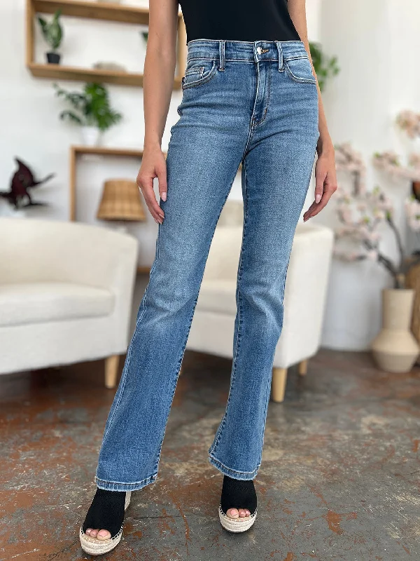 Judy Blue Mid Rise Straight Jeans